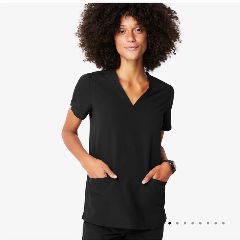 Casma scrub top